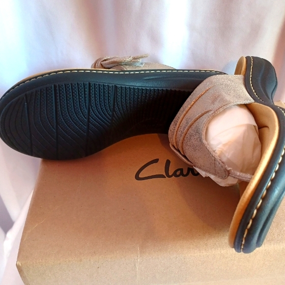 Clarks Laurieann Rae Floral Toe-Post Sandal Taupe Metallic Size 9 - Picture 5 of 5